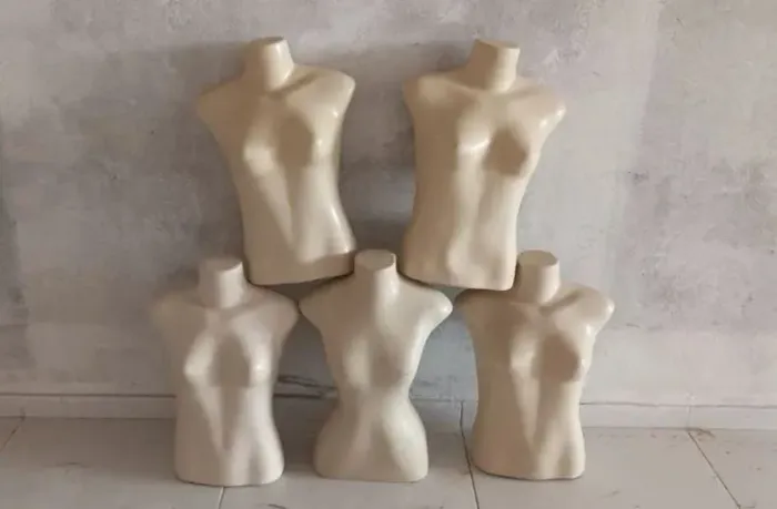 Vendo 5 manequins por 130