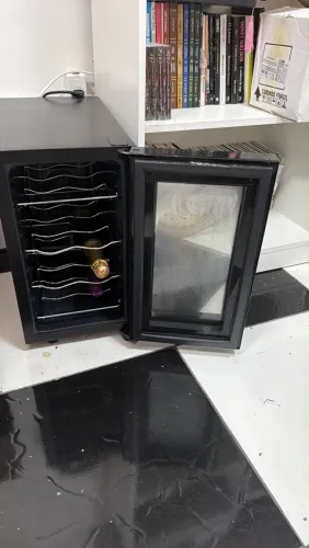 ADEGA CLIMATIZADA 8 GARRAFAS