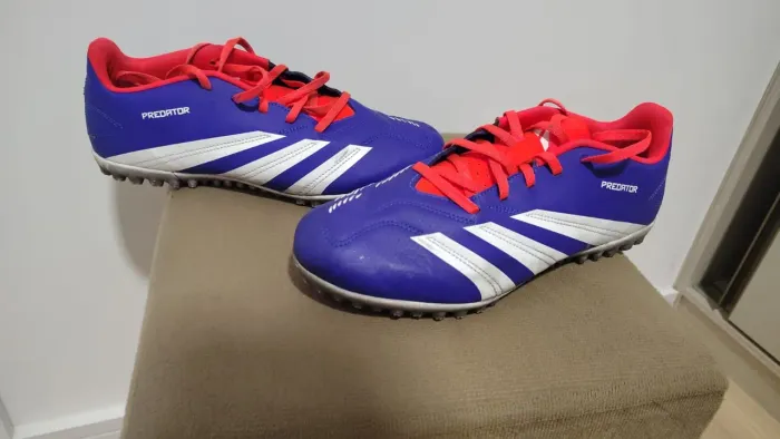 Chuteira Society Adidas Predator 24 Club Unissex - Azul+Branco