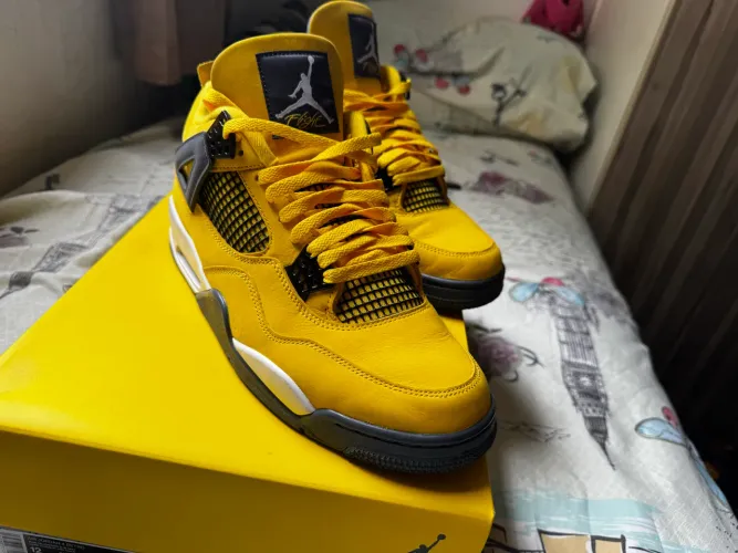 jordan 4 yellow lightning