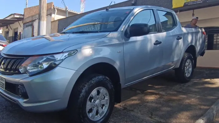 Mitsubishi L200 Triton Sport GLX 2.4 CD Diesel Mec. 2019