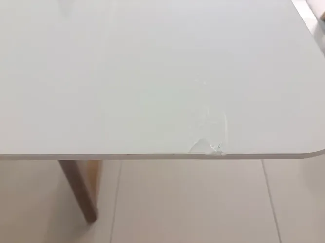 Mesa 1,40m x 0,90m madeira maciça Sier