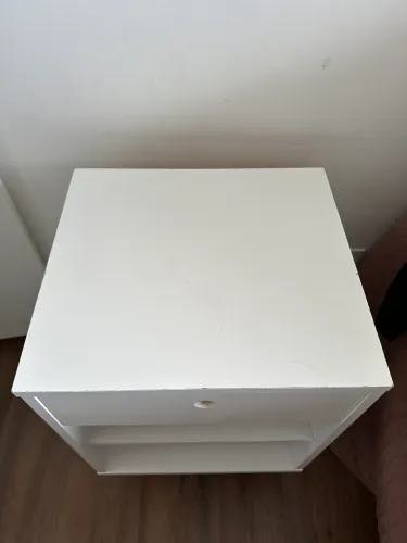 2 Mesas de Cabeceira Retrô