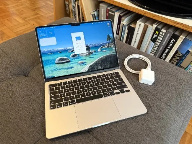 Macbook Air M4 13 - Seminovo - 16GB - 512GB SSD - Silver - 36 Ciclos
