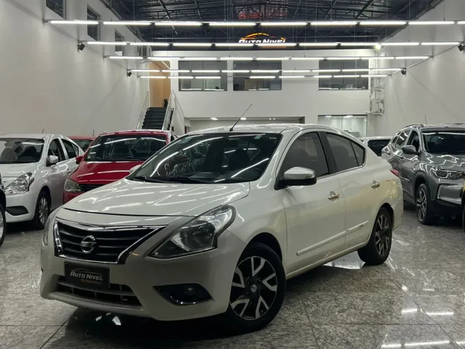 Nissan Versa Unique 1.6 16V Flexstart 4P Aut. 2017
