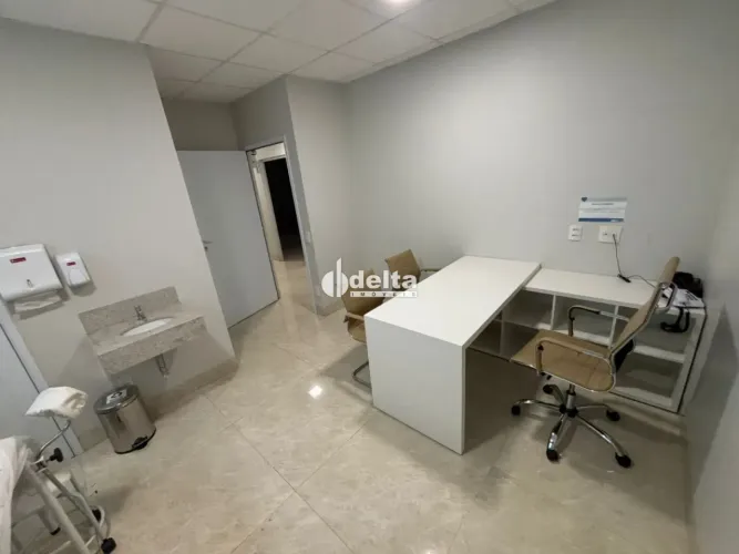 Prédio Comercial disponível para venda no bairro Planalto em Uberlândia - MG