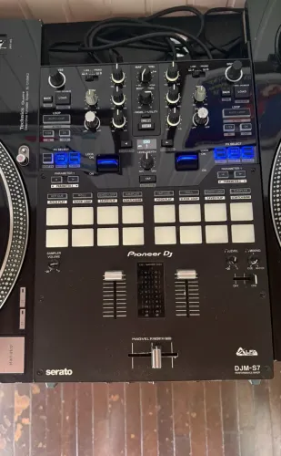 Pioneer DJM S7 mixer