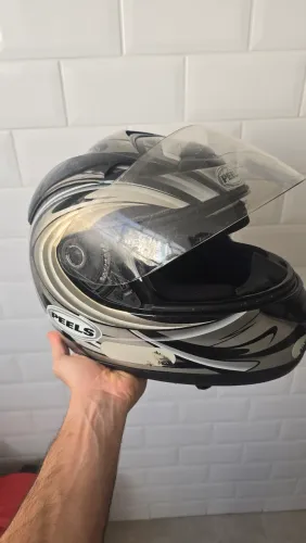 Capacete peels usado