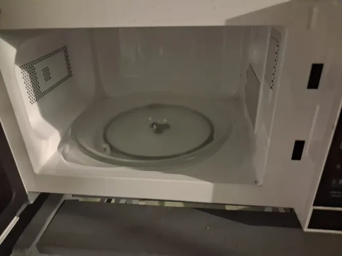 Microondas Midea semi novo