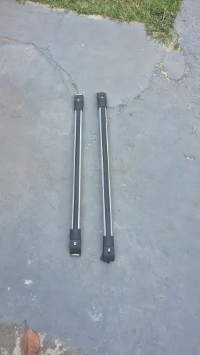 travessa para rack de teto automotivo.
