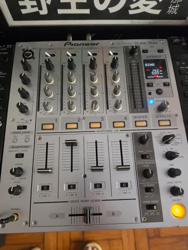 Mixer Pioneer DJM 700 Prata (RARO)