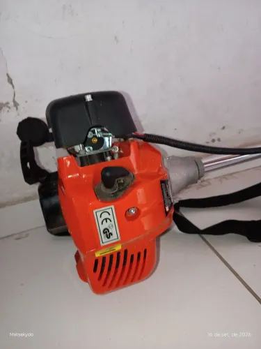 Roçadeira Nakasaki 75cc NK 750Pro poucos dias de uso.