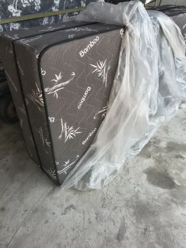 Vendo urgente por próde saúde, Cama Box ortopédica solteirão sem o auxiliar.