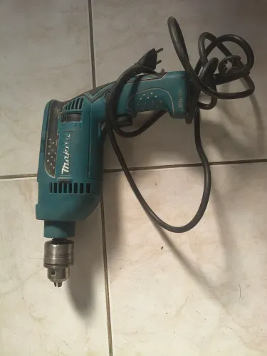 Furadeira Makita