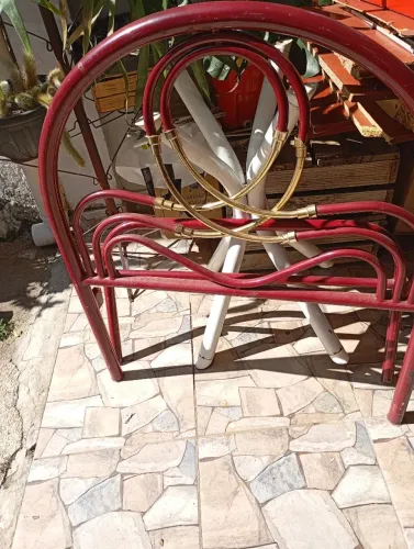 Cama de solteiro tubular