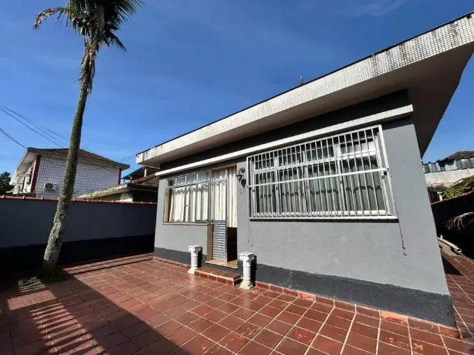 Casa à venda, 3 quartos, 1 suíte, 1 vaga, Rádio Clube - Santos/SP