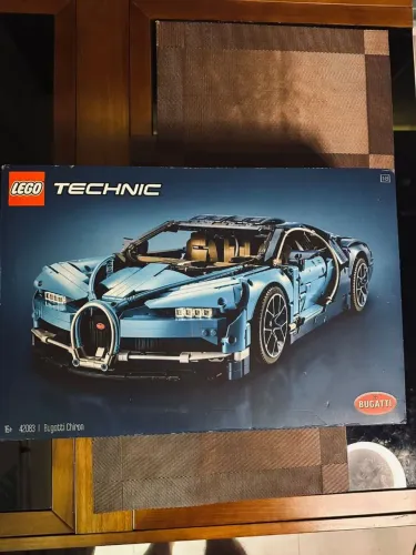 LEGO BUGATTI CHIRON #42083