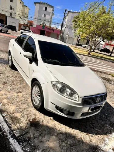 Fiat Linea Essence Dualogic 1.8 Flex 16V 4P 2013