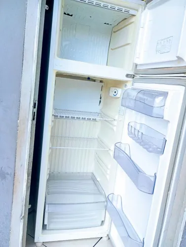 Geladeira Consul Frost Free funcionando perfeitamente vem conservada 