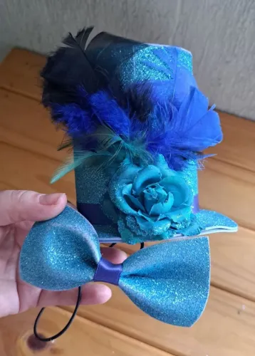 Mini cartolas em EVA com presilha