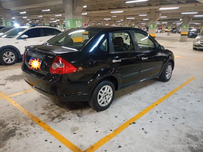 Ford Fiesta Sedan 1.0 8V Flex 4P 2007