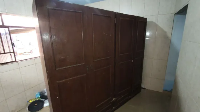 Doação guarda roupa de madeira