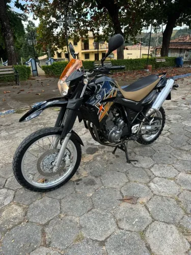 Vendo ou troco XT 660 moto bem conservada com a maioria das peças originais