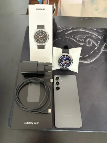 S24+ mais classic 8 samsung ambos sem detalhes menos de um ano de uso!
