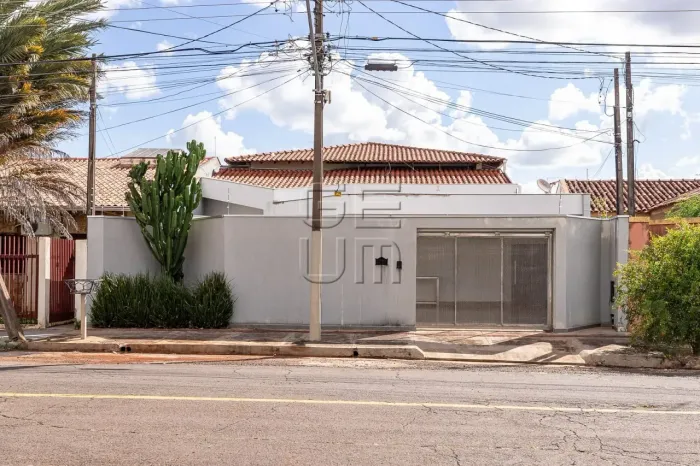 Casa de rua à venda, Itamarati, Londrina, PR