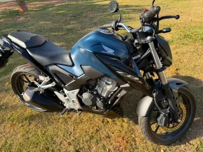 Honda CB 300F ABS Azul 2025
