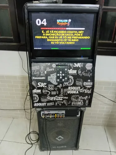 Maquina de karaoke com jukebox 