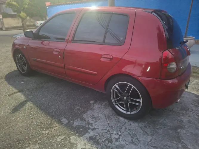 Renault Clio Hi-flex 1.0 16V 5P 2011