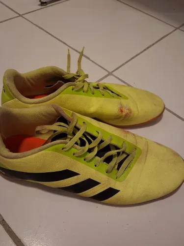 Chuteira Adidas Predator