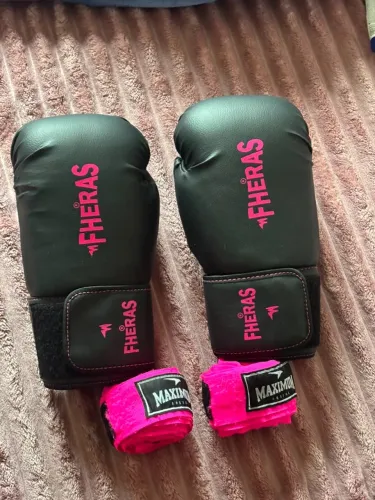 Kit Luva + Bandagem Muay Thai