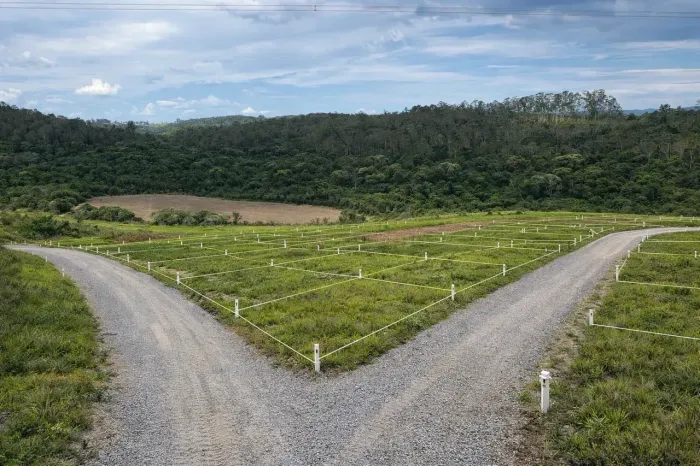 Terreno em Condomínio Fechado | Aceita Veículo | Terra Preta