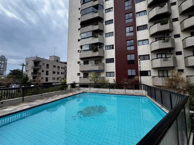 Forte - Amplo Apto 1 dorm c/ varanda e piscina, 440 mts da praia - 385 mil