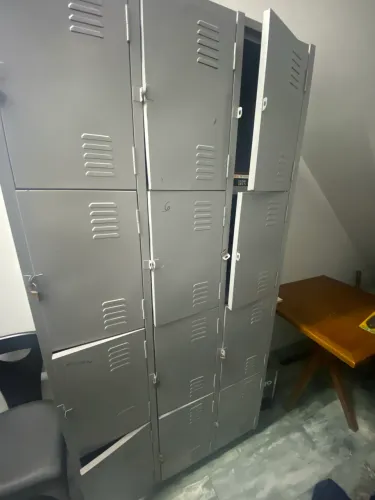 Armário de Aço 12 portas