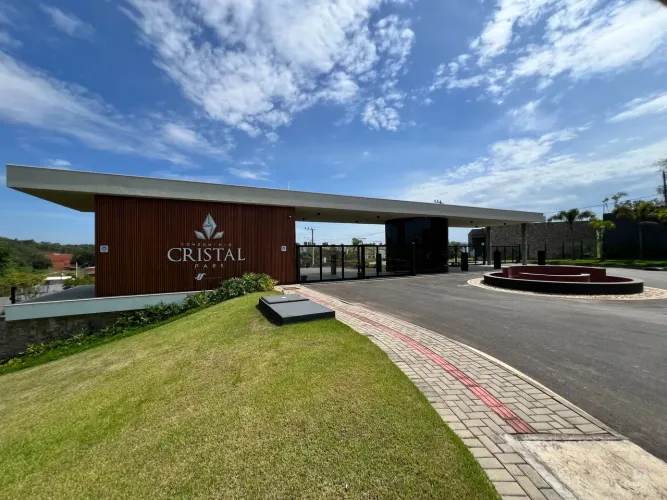 TERRENO NO CONDOMÍNIO CRISTAL PARK