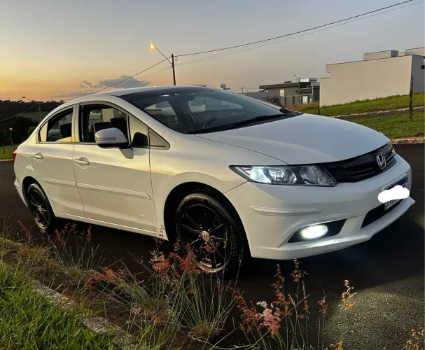 Honda Civic Sedan LXR 2.0 Flexone 16V Aut. 4P 2014