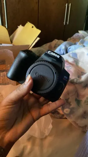 Camera e Filmadora Canon EOS Rebel Slr Semi Nova + Lente 18-55mm +Cartão de memória e Alça