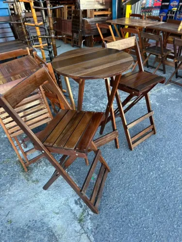 Conjunto de mesas dobráveis e maciças para bares e restaurantes 