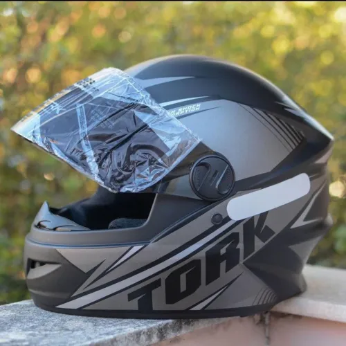 Capacete Aerodinâmico Fechado Urbano Fumê ou Cristal