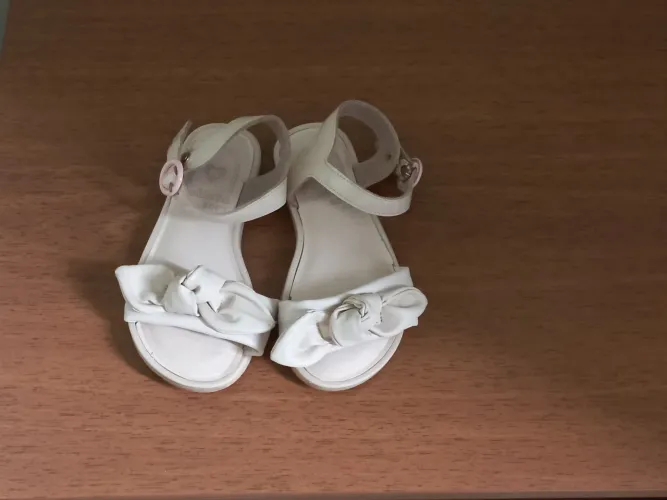 Sandália infantil para menina - Molekinha - Tam. 25 - Em bom estado