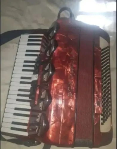 Acordeon Scandalli sanfona 120 baixos