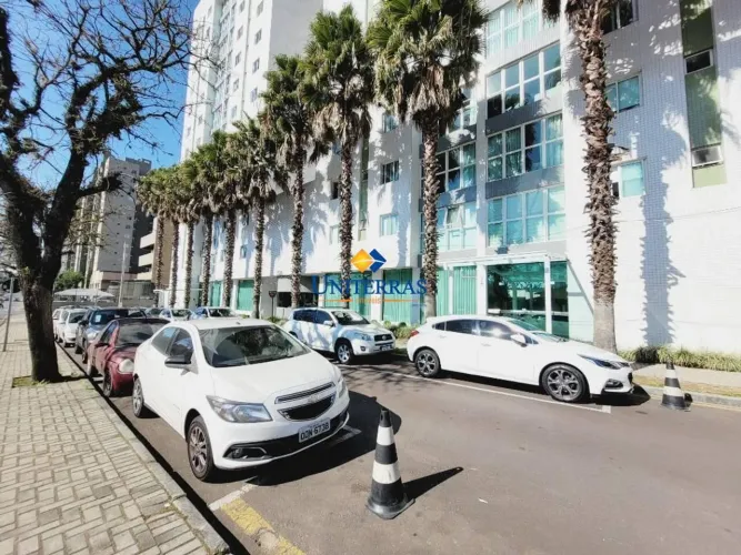 Apartamento com 3 dormitórios para alugar, 60 m² por R$ 2.900/mês - Boa Vista - Curitiba/P