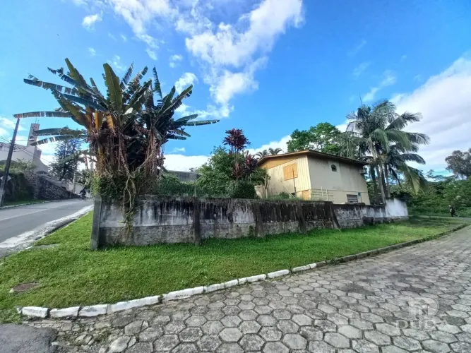 Terreno à venda no Lote 6