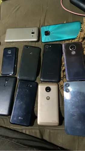 Pra vender celular pra ajeitar ou retirada de peças pra vim buscar.!