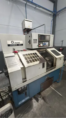 Torno CNC - Romi Cosmo 10U