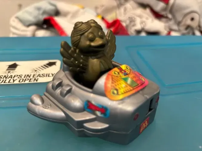 boneca birdie na nave espacial - mclanche feliz mcdonalds anos 90