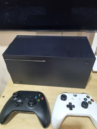 XBOX SERIES X + 02 CONTROLES